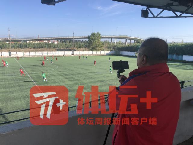 1668350134598088523.jpg 陈祺亲自上阵向国内进行网络直播.jpg